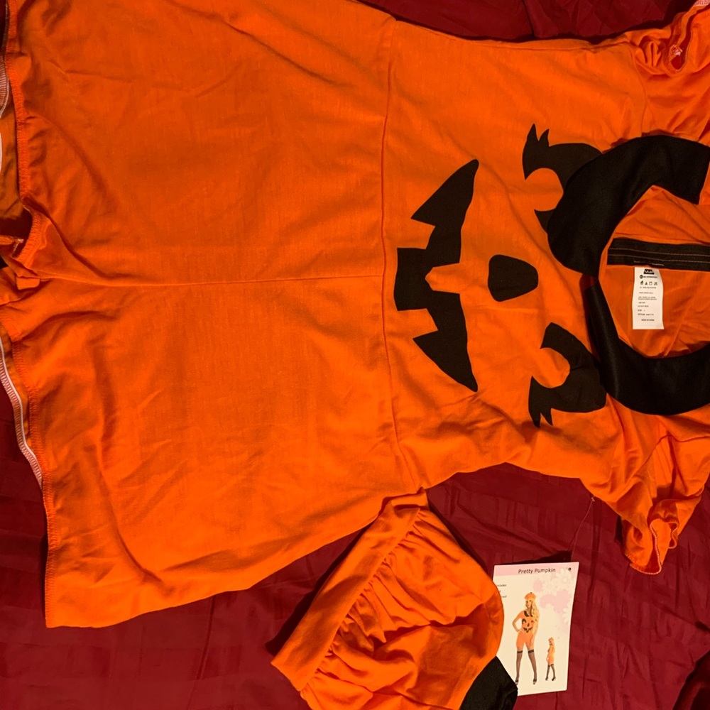 NWT women’s pumpkin costume